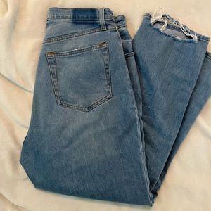 Abercrombie Ultra High-Rise Ankle Straight Jean | Size: Wmns 12 / 31